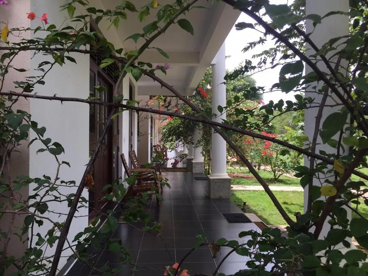 Goddess Garden Hotell Sigiriya 0*,