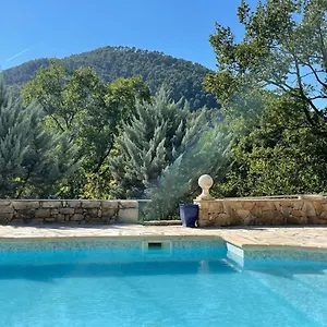 https://villa-cau-private-retreat.fr-provencehotel.com